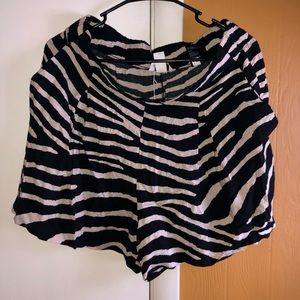 H&M zebra shorts with pockets size 12